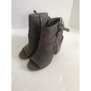 DV Women's Peep Toe Chunky Heels Bootie 7 1/2